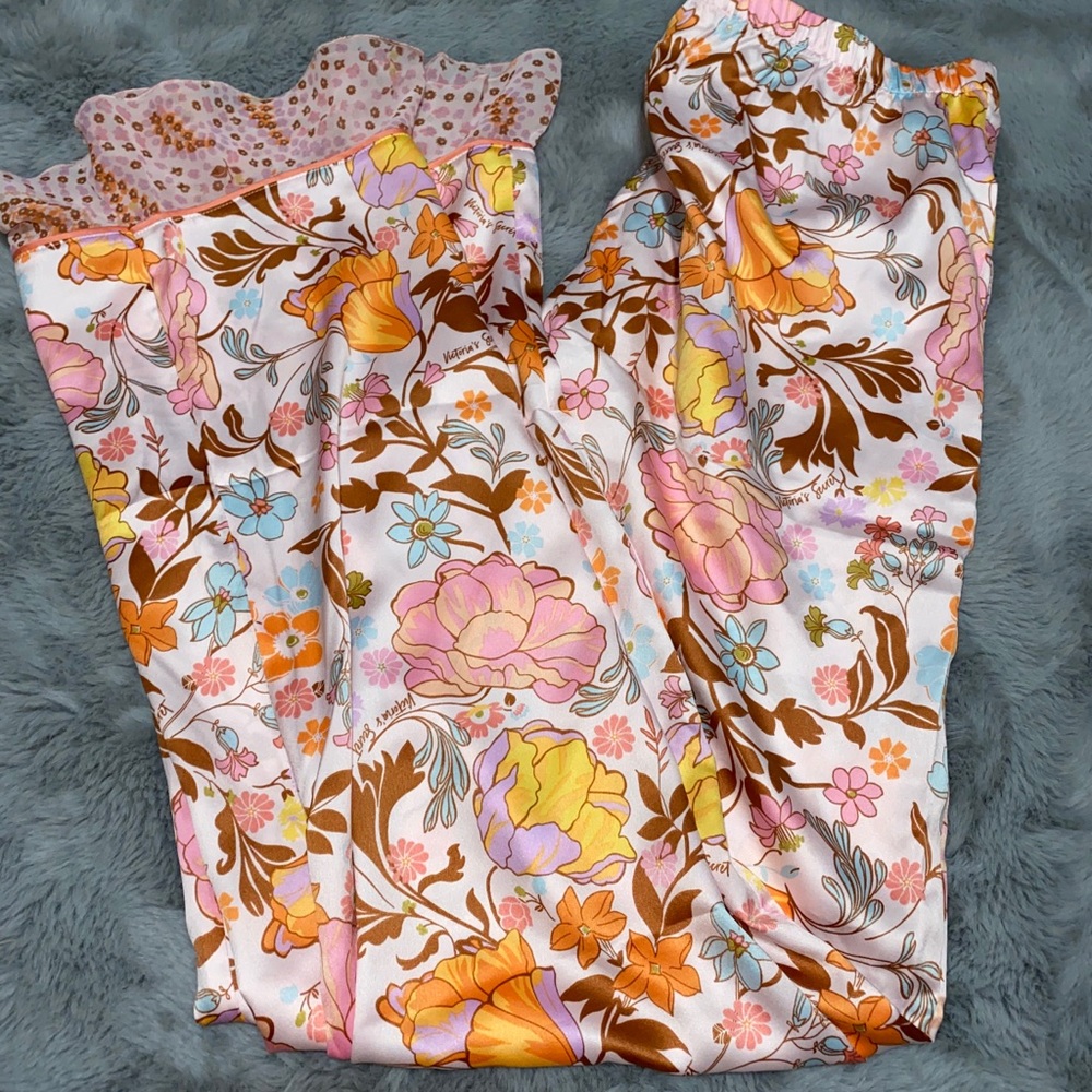 VICTORIA’S SECRET SATIN SLEEP PANTS